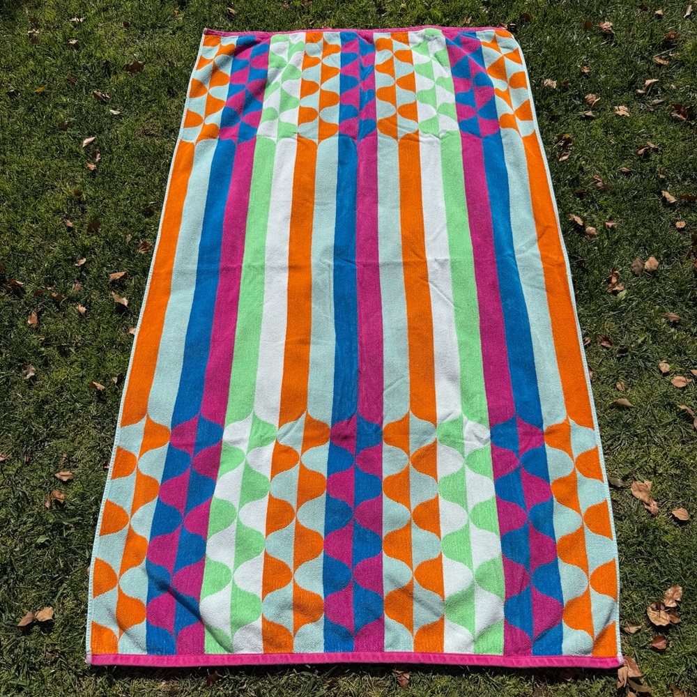 Costco Ogee Striped 100% Cotton Oversized Beach Towel Bright Colorful 39x66 GUC